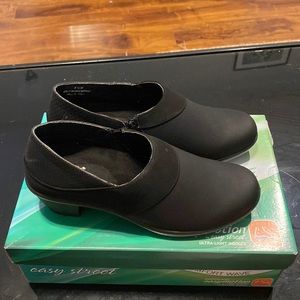 Easy Street Sal Women's Ankle Boots